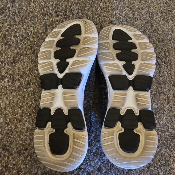 Sketchers Ultra Go shoes size 8 - Picture 4 of 4